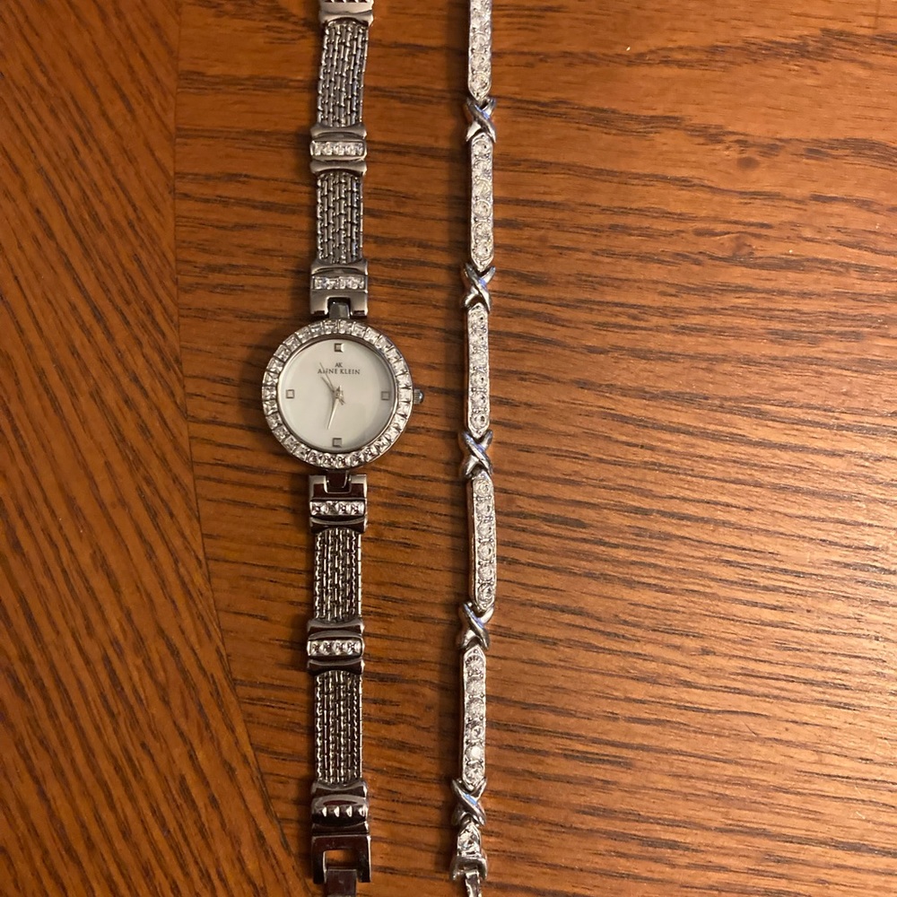 Beautiful watch with bracelet